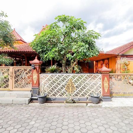 فندق Griya 90Tr Syariah Ngaglik المظهر الخارجي الصورة